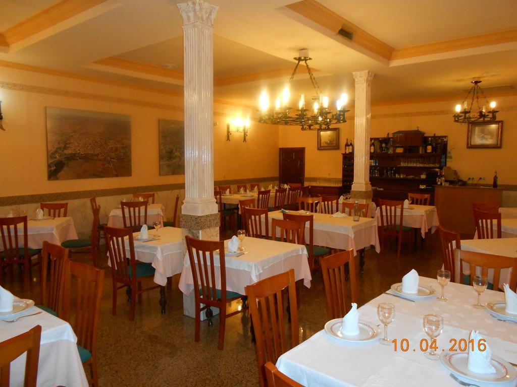 Ocaña Apartahotel Los Hermanos מראה חיצוני תמונה